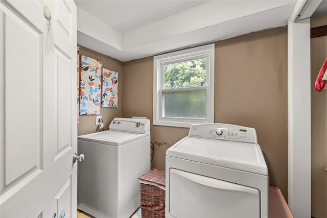 1416 Clinton Ave, Des Moines, IA 50313 - washroom with independent washer and dryer