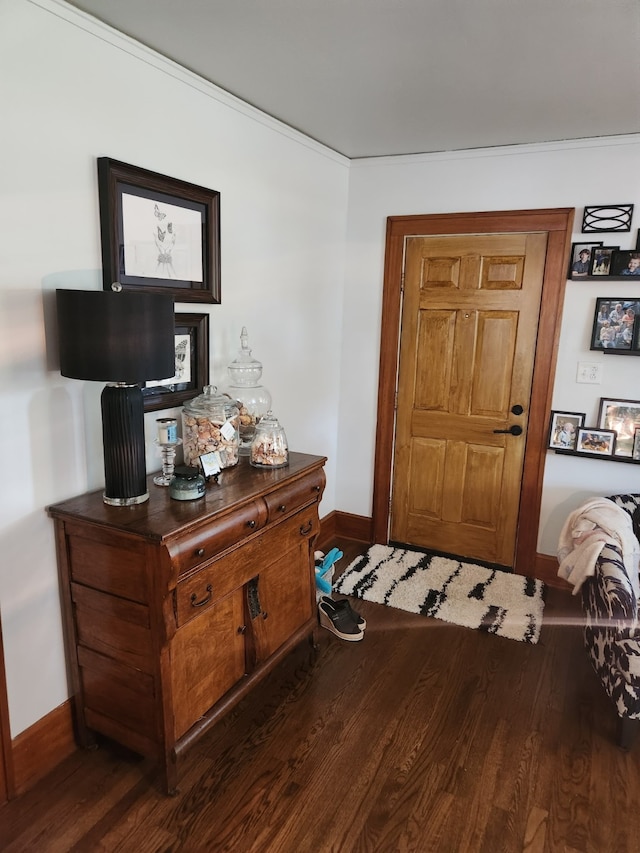 2904 48th St, Des Moines, IA 50310 - foyer with baseboards and wood finished floors