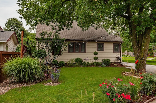 2904 48th St, Des Moines, IA 50310 - view of front of property with roof with shingles