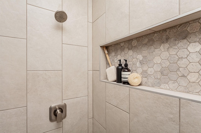 519 16th Avenue Ct SE, Altoona, IA 50009 - bathroom view of a tile shower