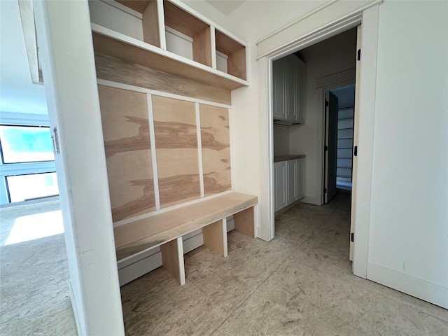 880 Harrington Way, Waukee, IA 50263 - view of mudroom