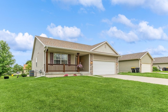 1870 SE Oxford Dr, Waukee, IA 50263 - single story home featuring covered porch, a garage, concrete driveway, and a front lawn