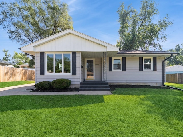 3303 Ashwood Dr, Urbandale, IA 50322 - view of front of home