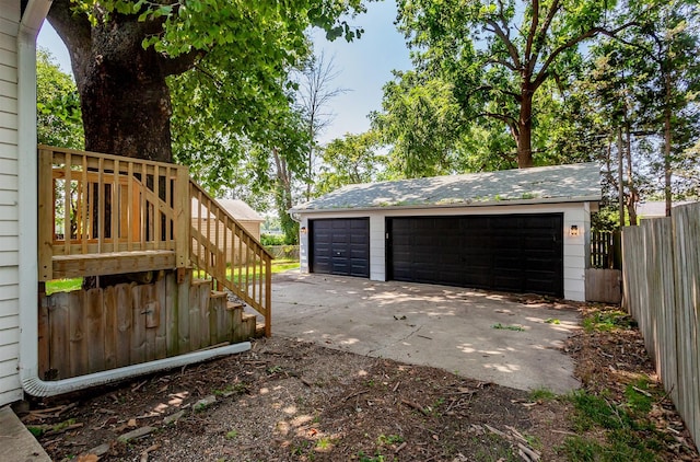 910 30th St, Des Moines, IA 50312 - view of detached garage