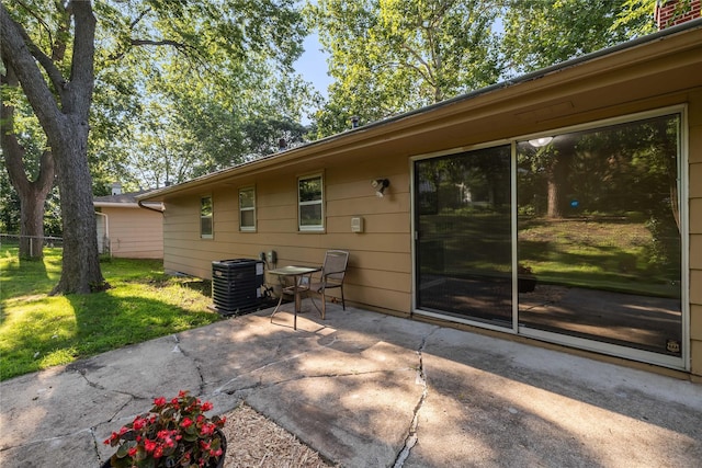 3312 Kinsey Ave, Des Moines, IA 50317 - view of patio