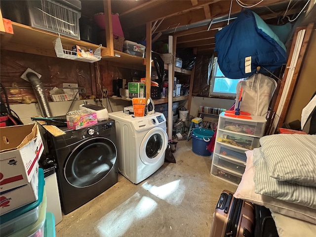 1016 1st St NW, Altoona, IA 50009 - washroom featuring washing machine and clothes dryer