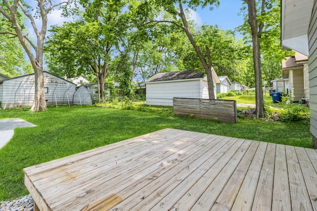 1141 Douglas Ave, Des Moines, IA 50313 - view of wooden terrace
