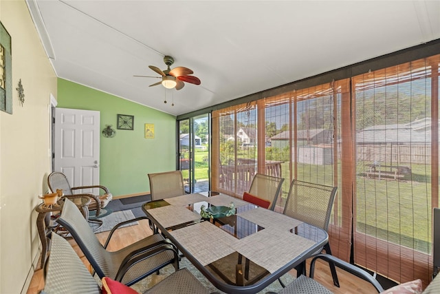 4104 1st St, Des Moines, IA 50313 - sunroom / solarium with lofted ceiling