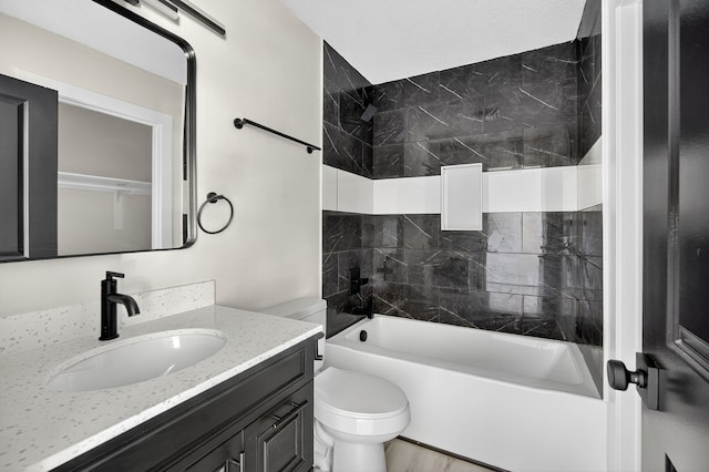 1218 Mccormick St, Des Moines, IA 50316 - full bath featuring vanity and  shower combination