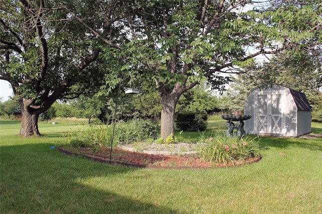 311 W View Dr, Osceola, IA 50213 - view of grassy yard featuring a storage shed