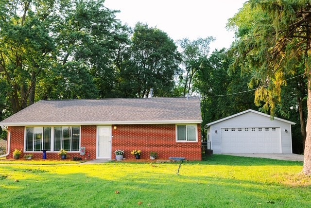 2660 E Payton Ave, Des Moines, IA 50320 - photo 1