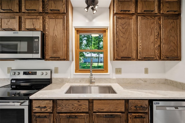 7314 Roseland Dr, Urbandale, IA 50322 - photo 3