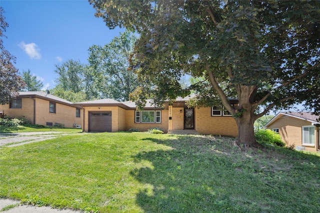 7314 Roseland Dr, Urbandale, IA 50322 - photo 1