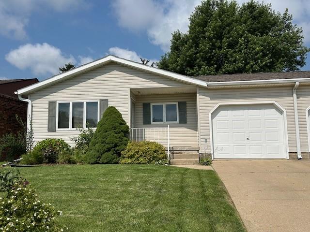 1606 13th Ave, Belle Plaine, IA 52208 - photo 1