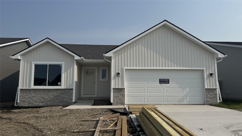 1147 NW Petersen Dr, Waukee, IA 50263 - photo 1
