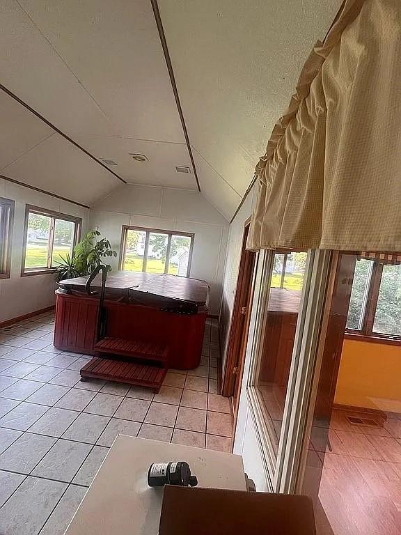 510 Garfield Ave, Farnhamville, IA 50538 - photo 12