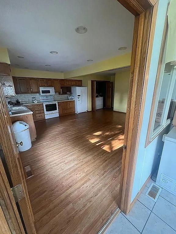 510 Garfield Ave, Farnhamville, IA 50538 - photo 13