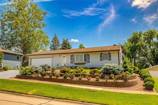137 Greenfield Pkwy, Des Moines, IA 50320 - photo 1