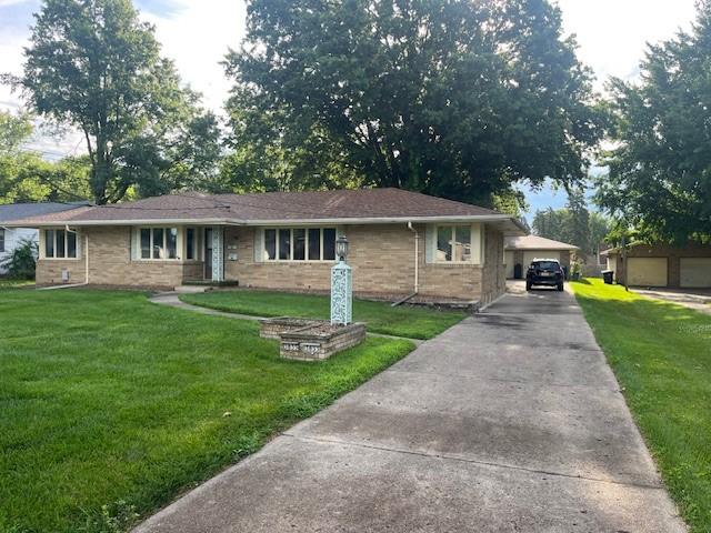 3833 38th St, Des Moines, IA 50310 - photo 1