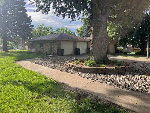 3833 38th St, Des Moines, IA 50310 - photo 3