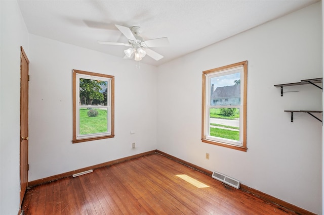 2330 E 40th St, Des Moines, IA 50317 - photo 16