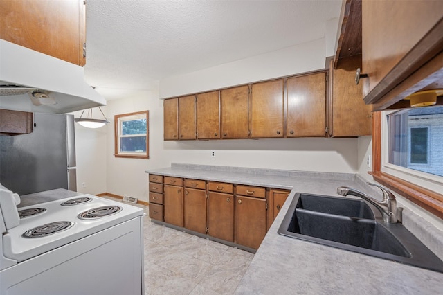 2330 E 40th St, Des Moines, IA 50317 - photo 23