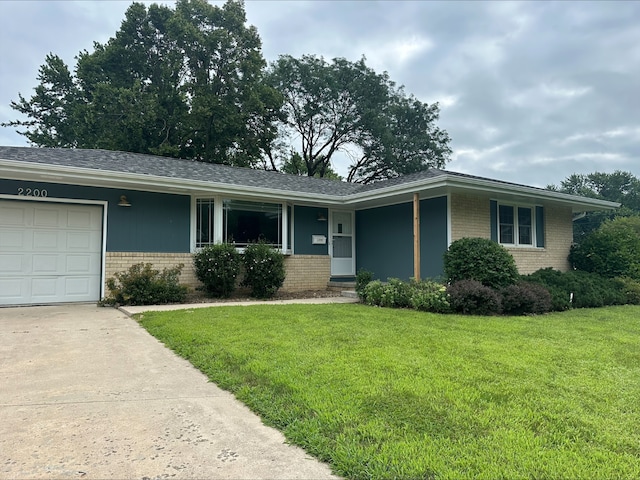 2200 N 3rd Ave E, Newton, IA 50208 - photo 1