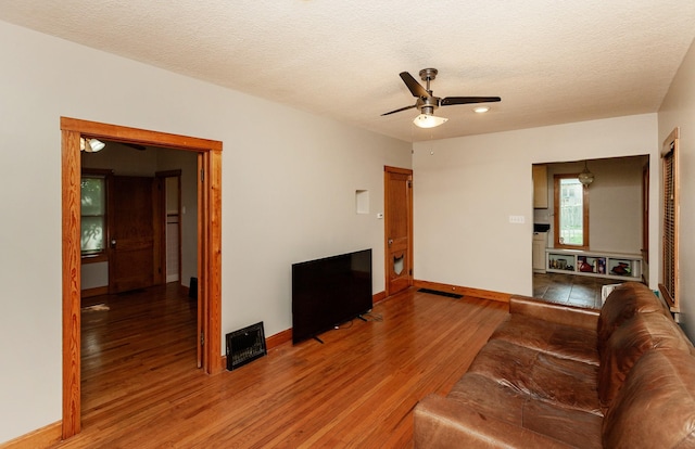 412 Fulton Dr, Des Moines, IA 50315 - photo 4