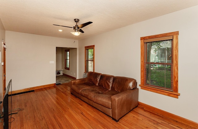 412 Fulton Dr, Des Moines, IA 50315 - photo 17