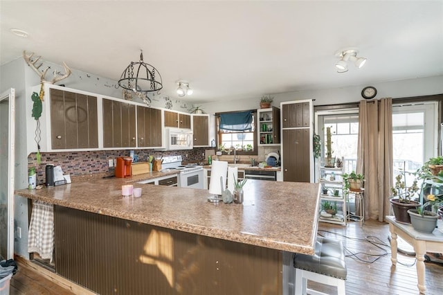321 Beardsley Dr, Runnells, IA 50237 - photo 5