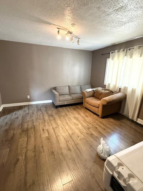 1649 Capitol Ave, Des Moines, IA 50316 - photo 10