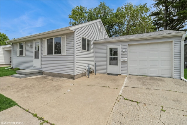 314 E 19th St S, Newton, IA 50208 - photo 1