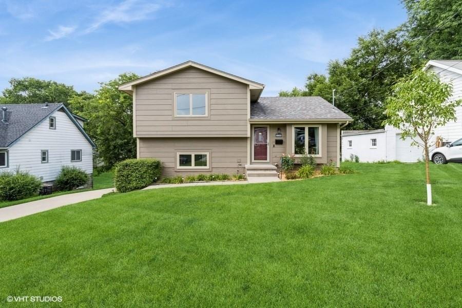 1235 Virginia Ave, Des Moines, IA 50315 - photo 1