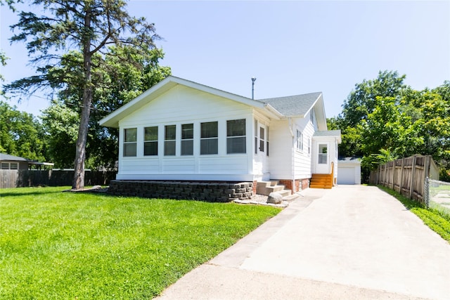 3819 E 32nd St, Des Moines, IA 50317 - photo 1