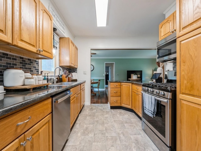 3937 39th St, Des Moines, IA 50310 - photo 11