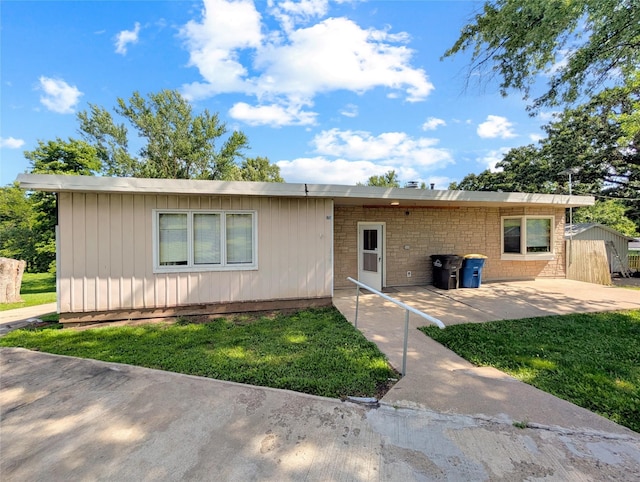 1750 E Mckinley Ave, Des Moines, IA 50320 - photo 1