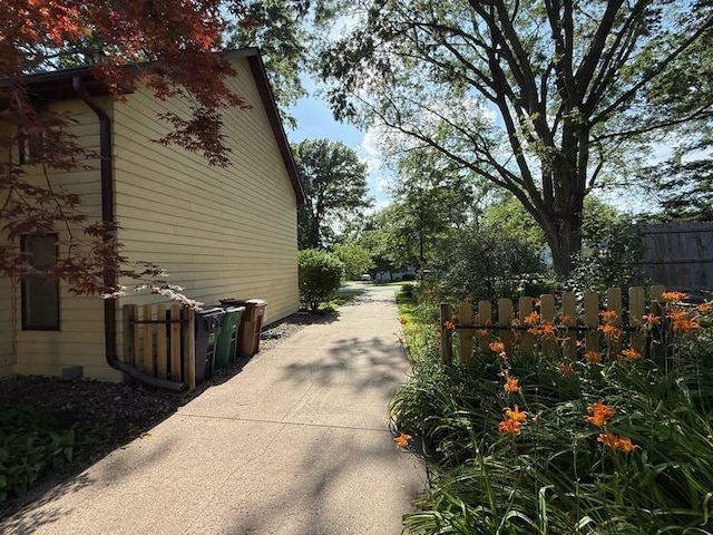 3233 68th St, Urbandale, IA 50322 - photo 34