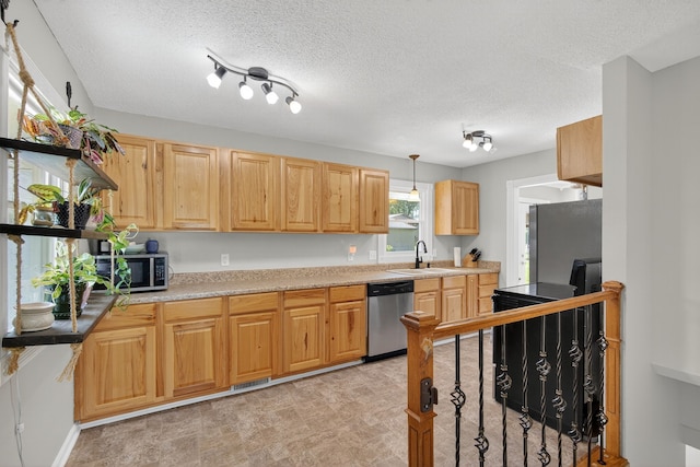 3118 E 37th St, Des Moines, IA 50317 - photo 15