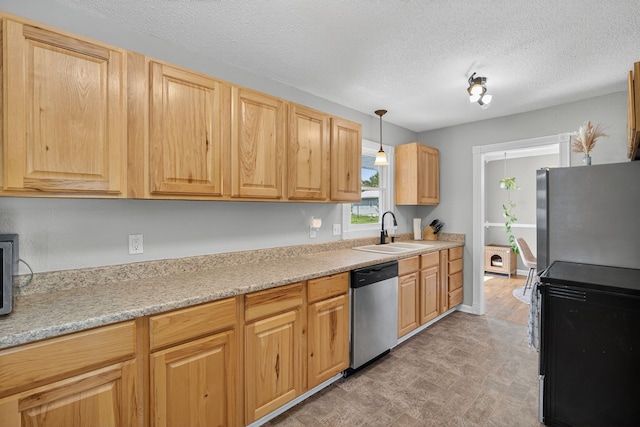 3118 E 37th St, Des Moines, IA 50317 - photo 17