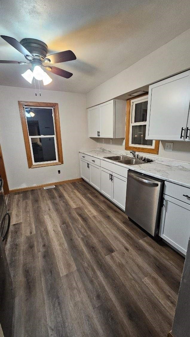 1317 E 28th St, Des Moines, IA 50317 - photo 4