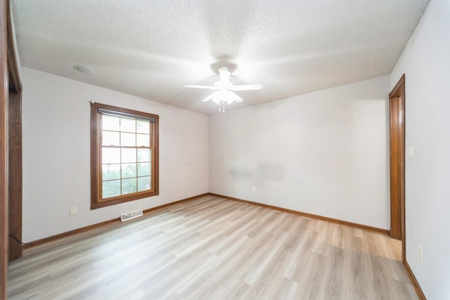 9906 Lincoln Ave, Clive, IA 50325 - photo 16