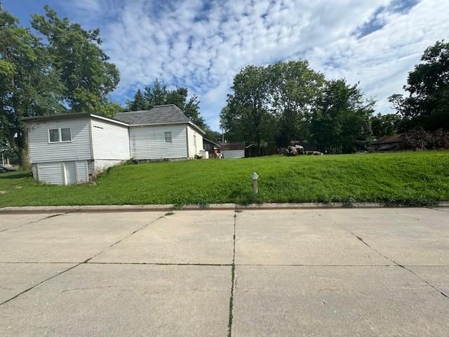 1506 W 4th St S, Newton, IA 50208 - photo 1