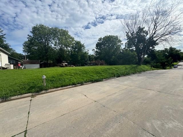 1506 W 4th St S, Newton, IA 50208 - photo 3