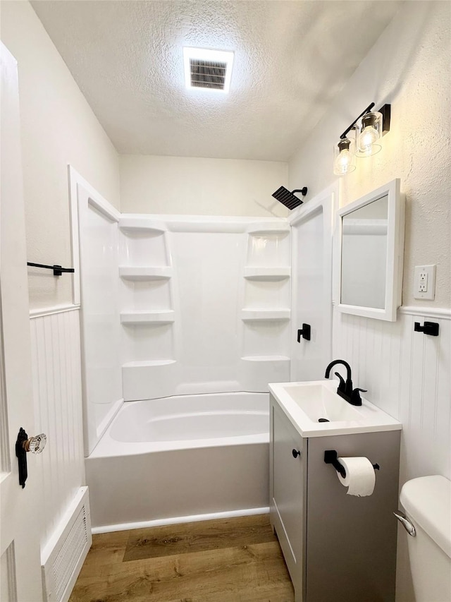 2915 E Walnut St, Des Moines, IA 50317 - photo 9