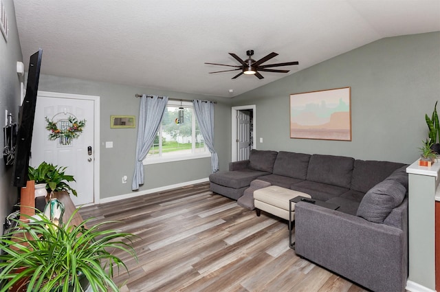 919 Titus Ave, Des Moines, IA 50315 - photo 5