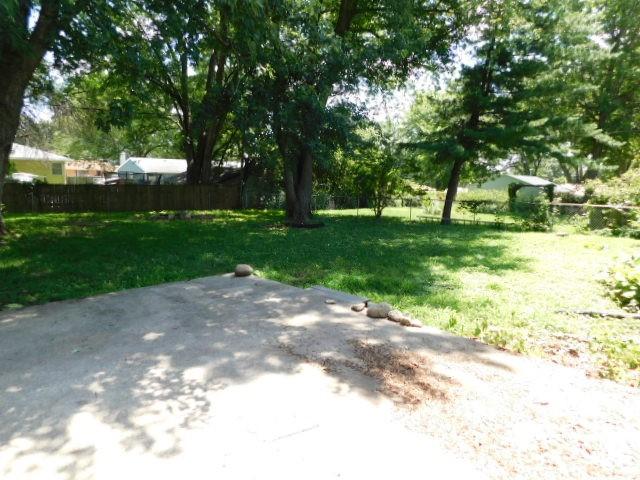 8053 Ridgeview Dr, Des Moines, IA 50320 - photo 2