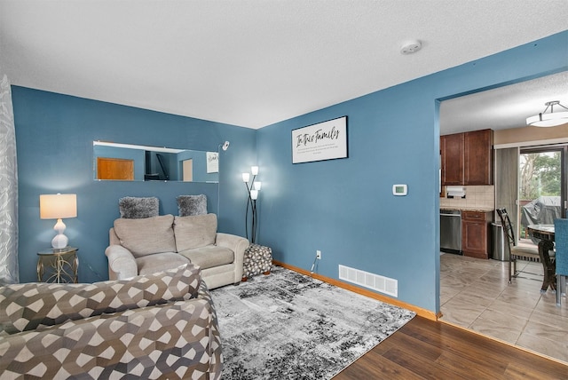 2511 SE 17th St, Des Moines, IA 50320 - photo 5