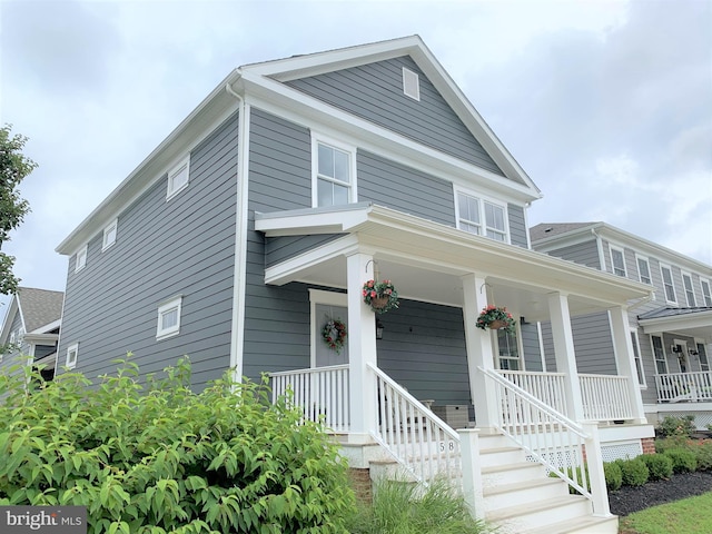 view of front of home featuring a porch