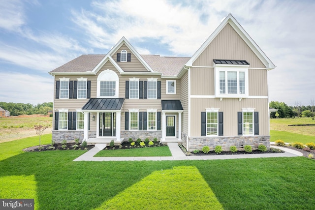 view of front facade featuring a front lawn