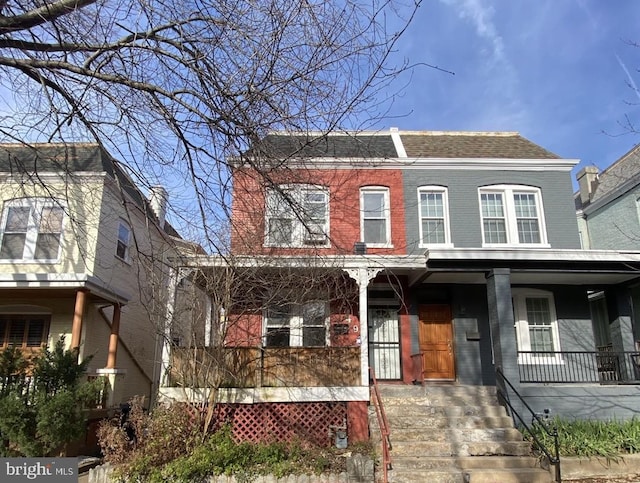 view of front facade featuring covered porch